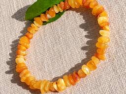 Витончений янтарний браслет із натурального матового бурштину ніжних медових відтінків