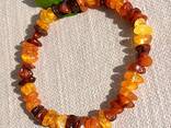Яскравий янтарний браслет із натурального комбінованого бурштину, яркий янтарный браслет - фото 1