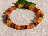 Яскравий янтарний браслет із натурального комбінованого бурштину, яркий янтарный браслет - фото 2
