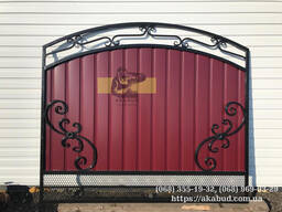 Забор из профлиста, кованые ворота, красивые ворота