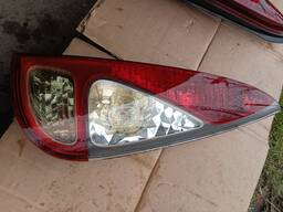 Задній ліхтар правий Toyota Yaris Verso 1999-2005