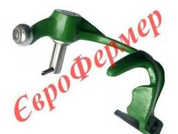 Запчасти на John Deere. Держатель шнурка (шпагата) с пальцем