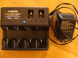Зарядне Varta 57040 для акумуляторів NiMh/NiCd АА, ААА, С, D, R22 крона - фото 1