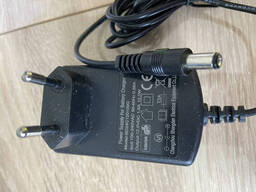 Зарядное устройство с индикатором заряда для детский электромобилей 12V 1000mA M. ..
