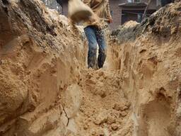 Земельні роботи (копання траншей, огородів та ін)