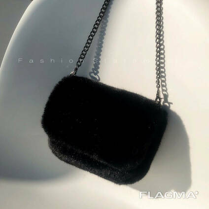 Женская меховая классическая сумочка клатч на цепочке черная