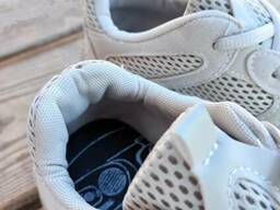 Женские серые кроссовки в стиле Adidas Yeezy 500