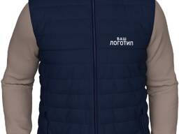 Жилет корпоративный темно-синий в спортивном стиле, заказать жилетки с логотипом