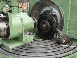 Зубофрезерный станок 5С270П