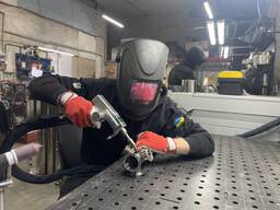 Зварювальні роботи листового металу труб і профілю